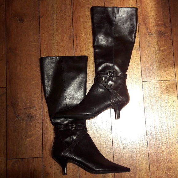 boots - Picture 2 of 3